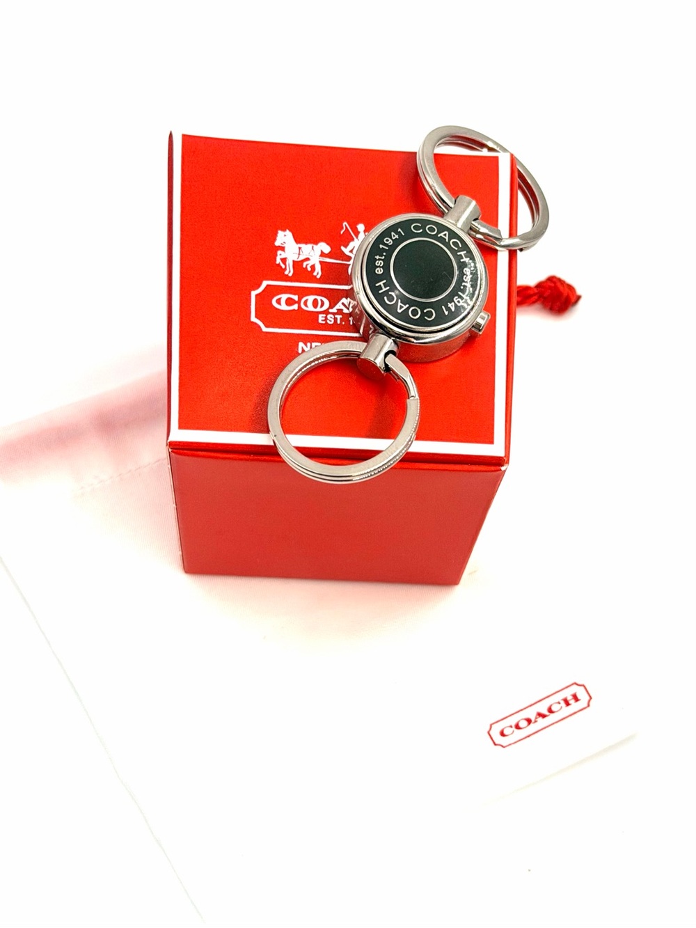 LIKE NEW Vintage Coach Enamel Valet Detachable Keyring w/ Box